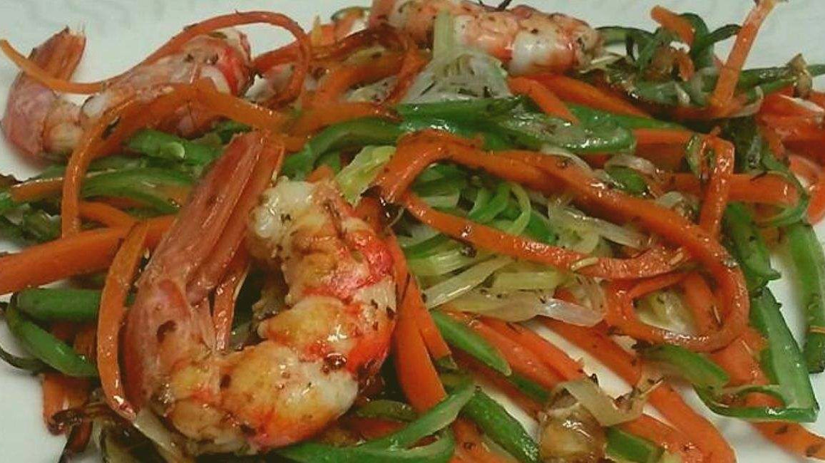 Recepta del cruixent de verduretes a les fines herbes amb llagostins - Cal Xoriguer