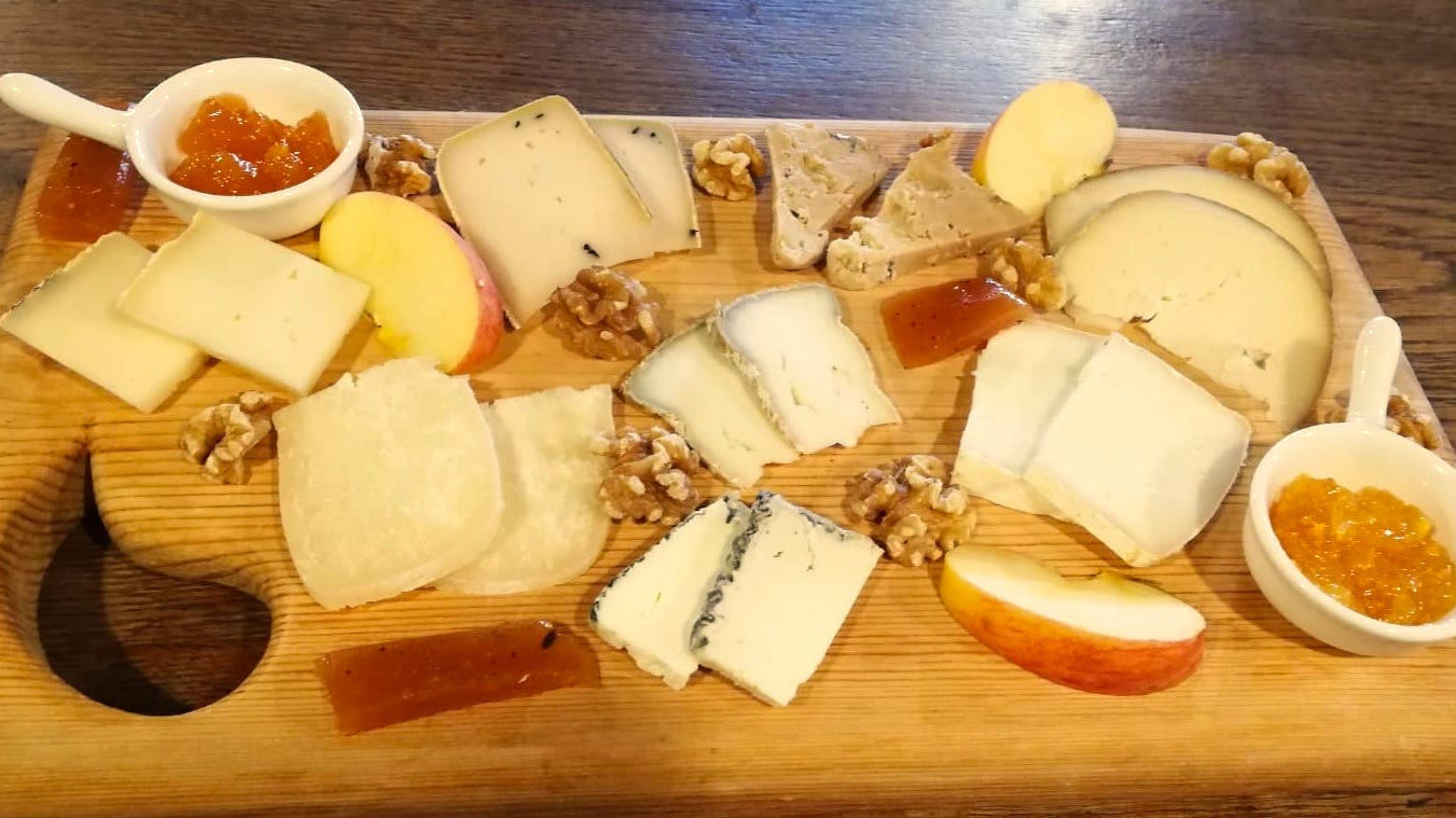 Taula de formatges artesans - Cal Xoriguer