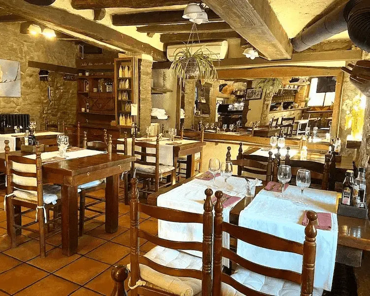 Menjador des de l'entrada de Cal Xoriguer