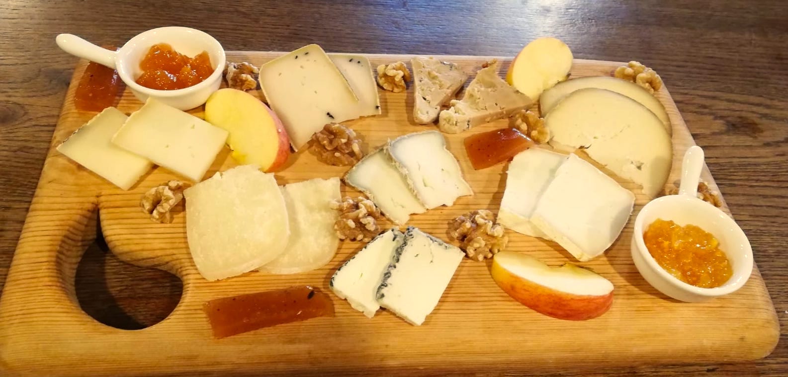Taula de formatges artesans - Cal Xoriguer